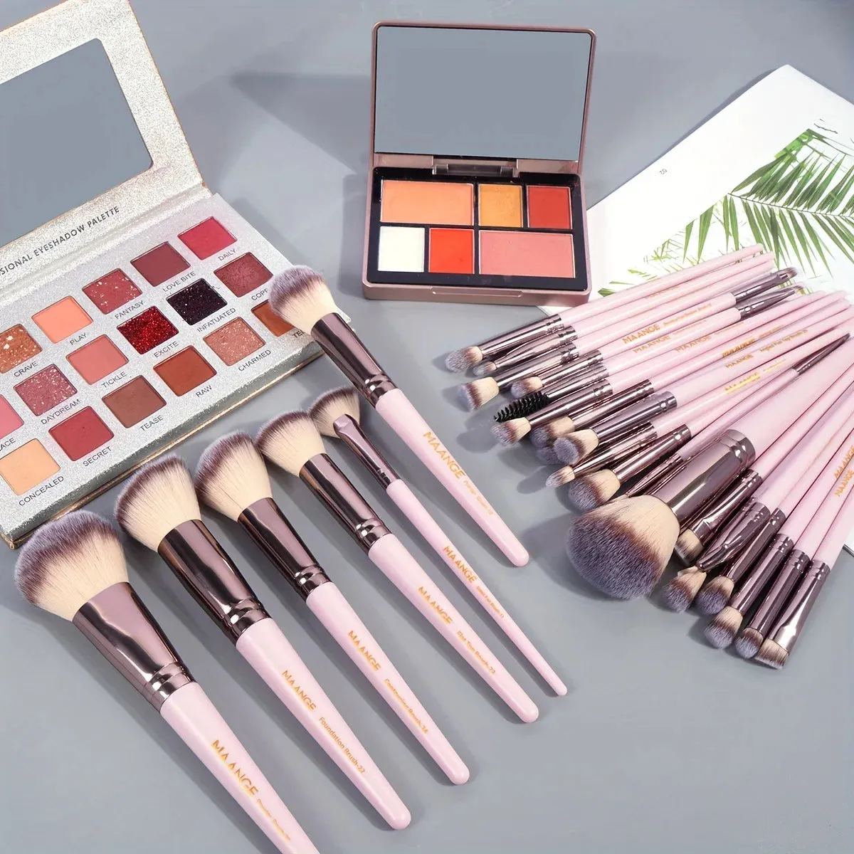 30pcs Professional Makeup Brush Set with Bag for Flawless Application